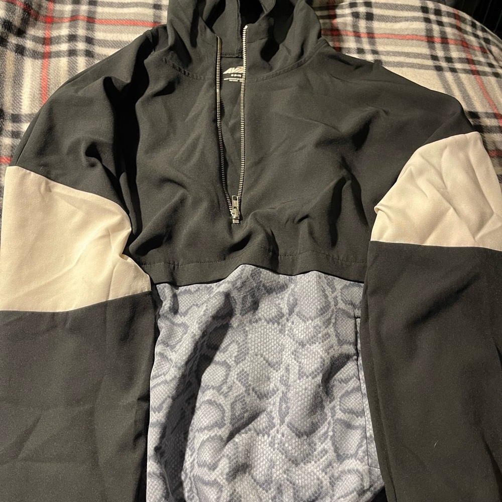 Wind breaker